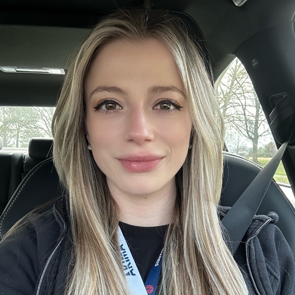 Meet your Posher, Geanna - Picture 1 of 1